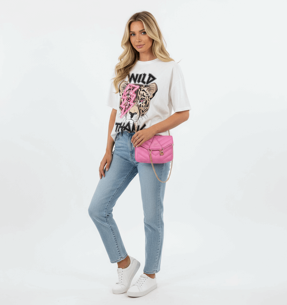 Model wearing t-shirt 3